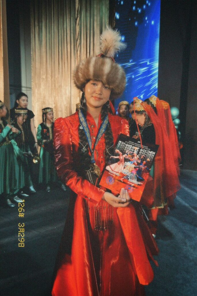 БИЙ ӨНӨРҮНДӨГҮ БИЙИКТИК, I ОРУН КУБАНЫЧЫ